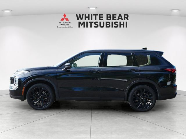 Used 2022 Mitsubishi Outlander SEL Black Edition AWD/4WD image 3