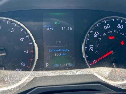 Used 2020 Toyota RAV4 LE FWD image 18