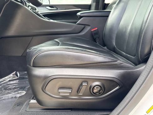 Used 2022 Jeep Grand Cherokee Overland AWD/4WD image 28