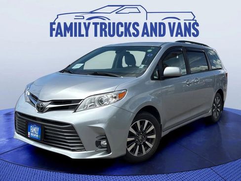 Used 2019 Toyota Sienna XLE w/ XLE Navigation Package AWD/4WD image 1