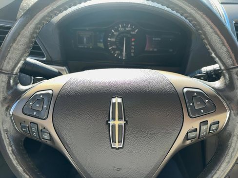 Used 2013 Lincoln MKX FWD image 29