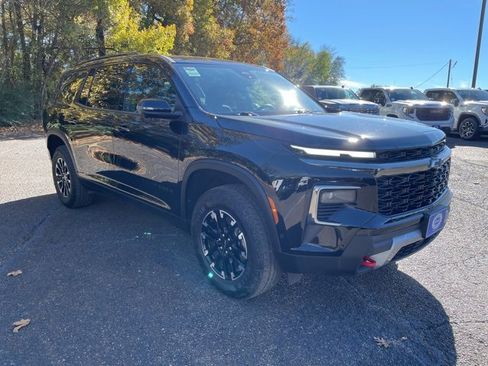Used 2024 Chevrolet Traverse Z71 w/ Enhanced Driving Package image 8
