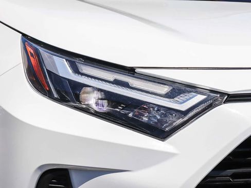 Used 2025 Toyota RAV4 XLE FWD image 9