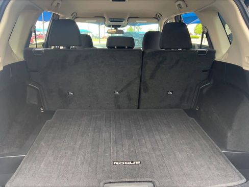 Used 2025 Nissan Rogue SV FWD image 34