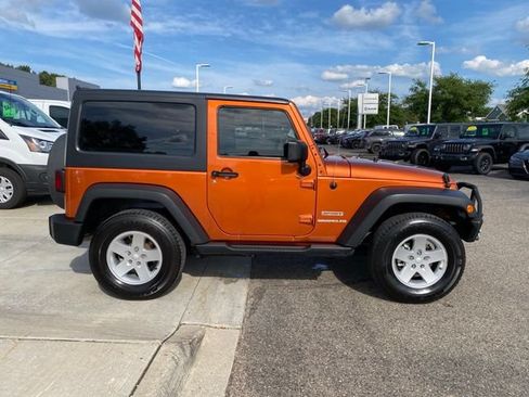 Used 2011 Jeep Wrangler Sport AWD/4WD image 2