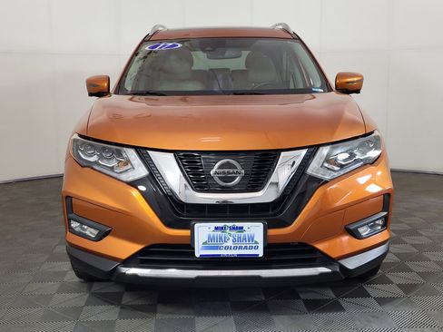 Used 2017 Nissan Rogue SL w/ SL Premium Package image 2