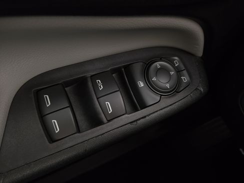 Certified 2020 Chevrolet Equinox LS w/ LS Convenience Package FWD image 25