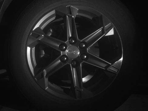 Used 2025 Chevrolet Blazer LT FWD image 12