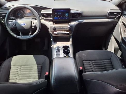 Used 2020 Ford Explorer XLT w/ Comfort Package image 8