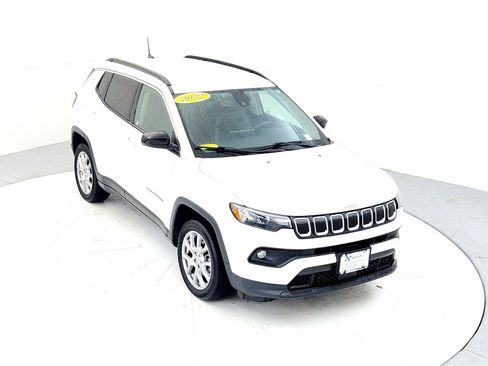 Used 2022 Jeep Compass Latitude image 13