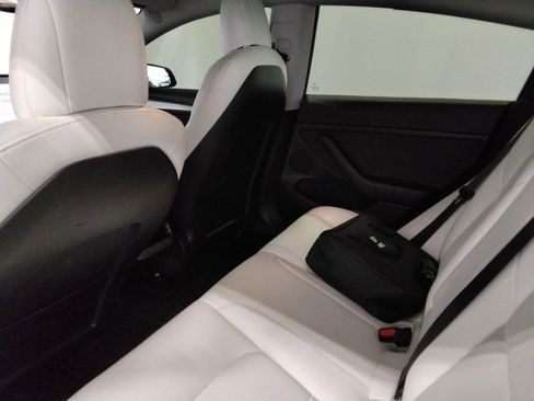 Used 2021 Tesla Model 3 Standard Range Plus image 29