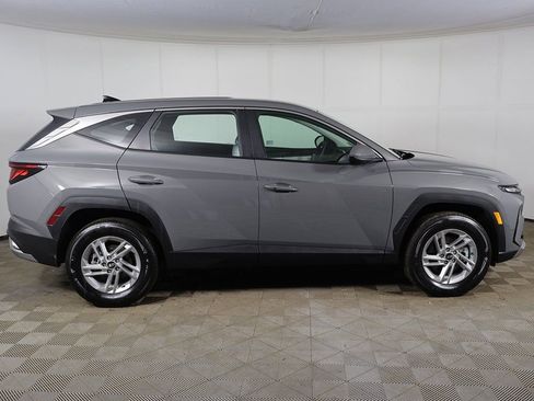 Certified 2025 Hyundai Tucson SE image 12