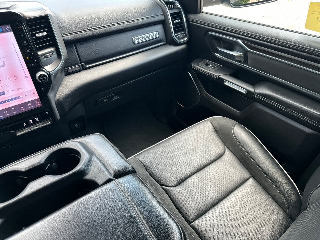 Used 2025 RAM 1500 Laramie AWD/4WD image 26