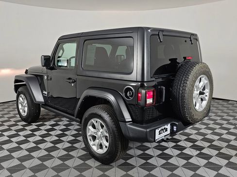Used 2021 Jeep Wrangler Islander image 5