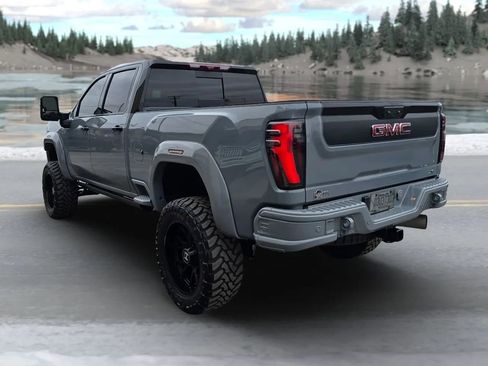 Used 2024 GMC Sierra 2500 AT4X w/ AT4X AEV Edition image 5