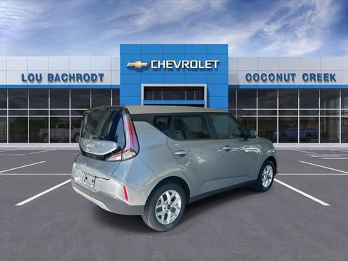 Used 2024 Kia Soul LX w/ Option Group 015 FWD image 8