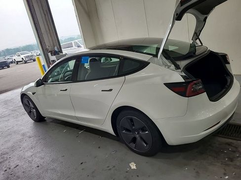 Used 2023 Tesla Model 3 Standard Range RWD image 3