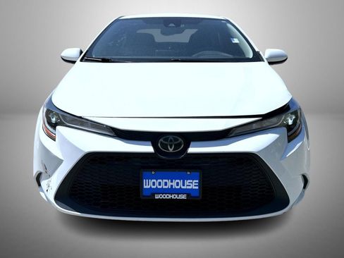 Used 2020 Toyota Corolla LE FWD image 2