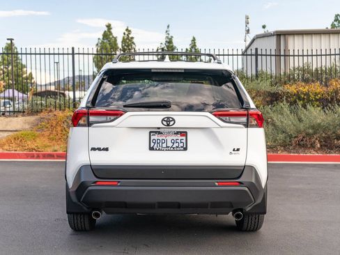 Certified 2025 Toyota RAV4 LE AWD/4WD image 8