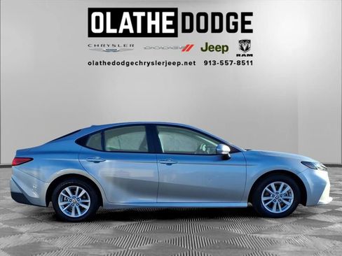 Used 2025 Toyota Camry LE image 8