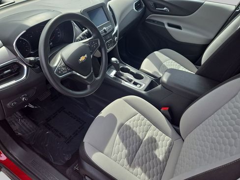 Used 2020 Chevrolet Equinox LT image 18