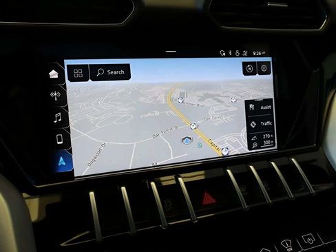 Used 2021 Lamborghini Urus AWD/4WD image 19