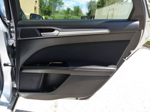 Used 2016 Ford Fusion SE FWD image 36