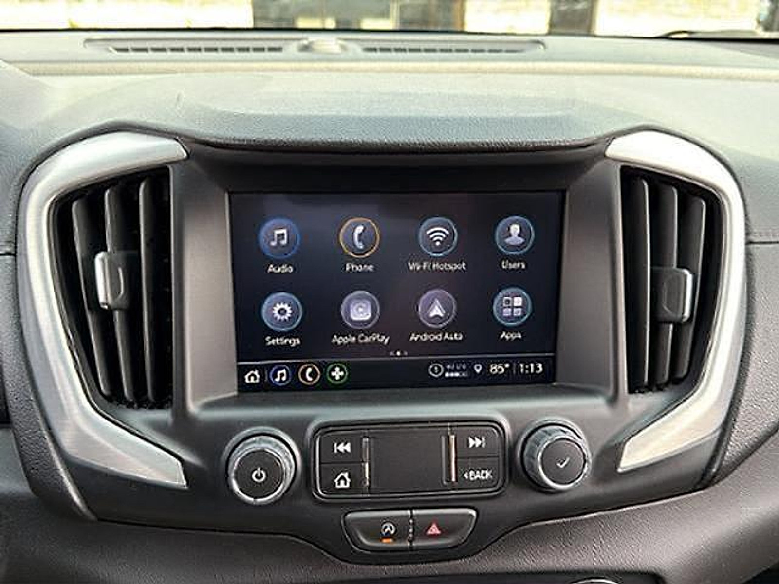 Used 2024 GMC Terrain SLT AWD/4WD image 17
