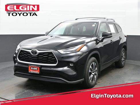 Used 2022 Toyota Highlander XLE image 1