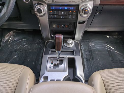 Used 2016 Toyota 4Runner Limited w/ Four Season Floor Mat Package AWD/4WD image 19