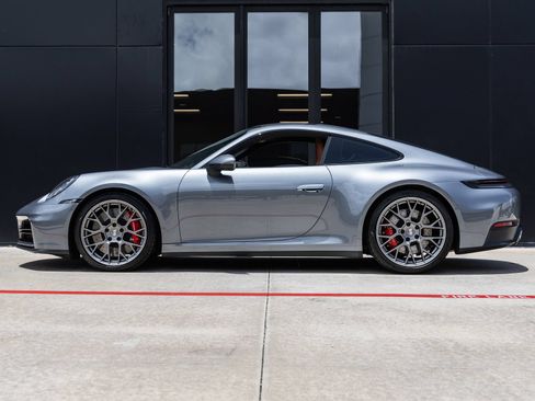 Used 2025 Porsche 911 Carrera S RWD image 2
