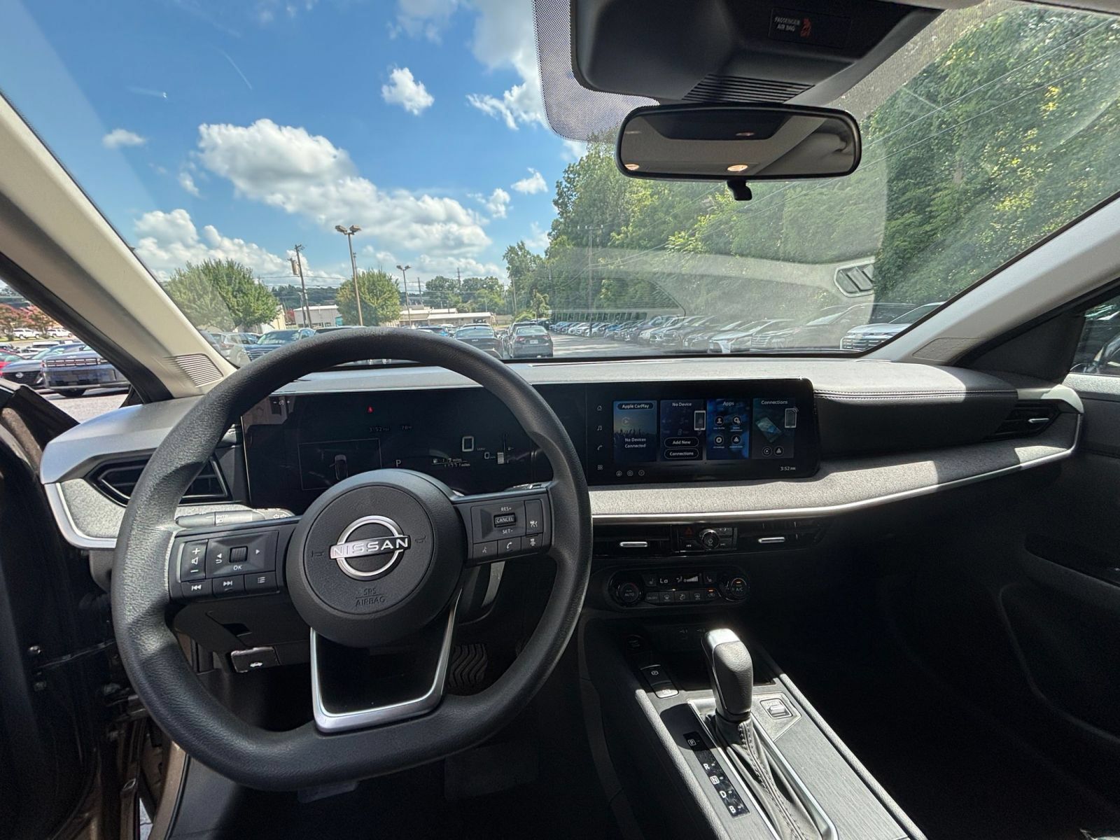 Used 2026 Nissan Kicks SV w/ Cold Weather Package FWD image 28