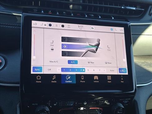 New 2025 Jeep Grand Cherokee Limited w/ Trailer Tow Package image 10