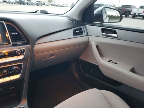Used 2019 Hyundai Sonata SE image 11
