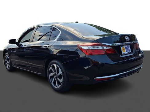 Certified 2017 Honda Accord EX-L image 4