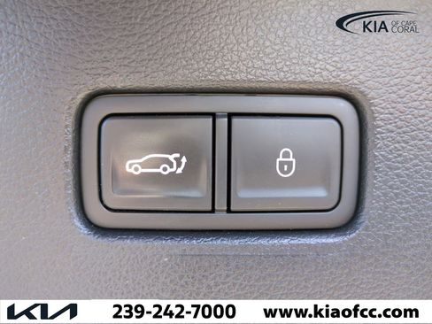 Used 2022 Genesis GV80 3.5T w/ Prestige Package 07 image 12