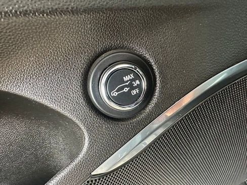 Used 2023 Buick Enclave Essence AWD/4WD image 30
