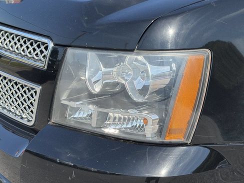 Used 2012 Chevrolet Suburban LTZ RWD image 9