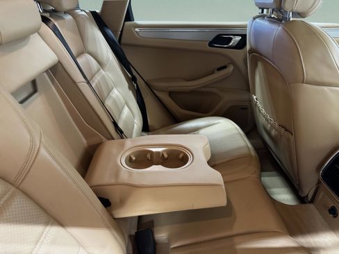 Used 2016 Porsche Macan Turbo image 29