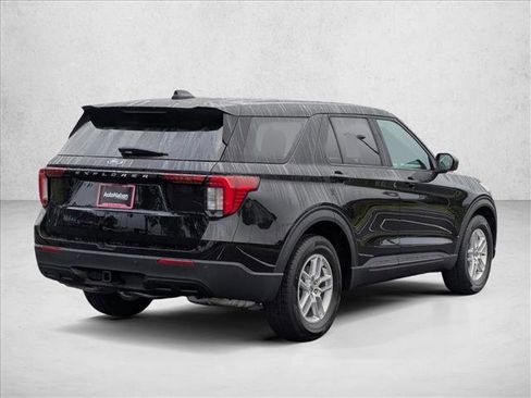 New 2026 Ford Explorer Active image 2