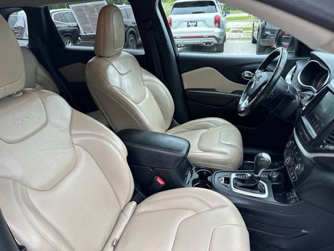 Used 2016 Jeep Cherokee Limited AWD/4WD image 15