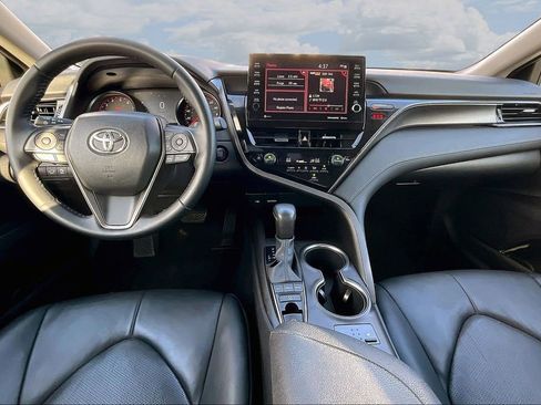 Used 2021 Toyota Camry XSE image 9