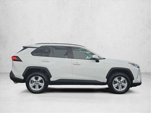 Used 2021 Toyota RAV4 XLE FWD image 4