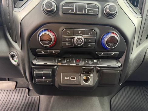 Used 2019 Chevrolet Silverado 1500 LT RWD image 34