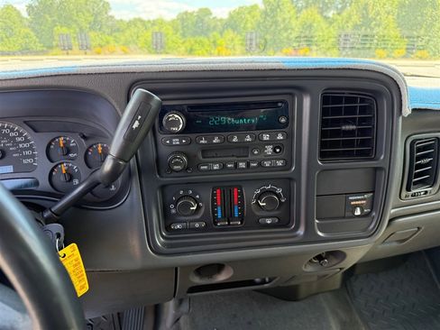 Used 2004 Chevrolet Silverado 1500 LS RWD image 17