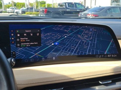 Used 2025 Cadillac XT4 Premium Luxury FWD image 25