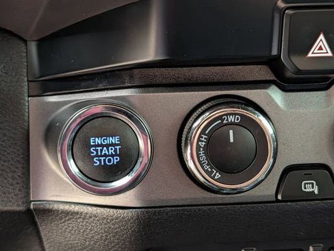 Used 2021 Toyota Tacoma TRD Sport w/ Technology Package AWD/4WD image 17