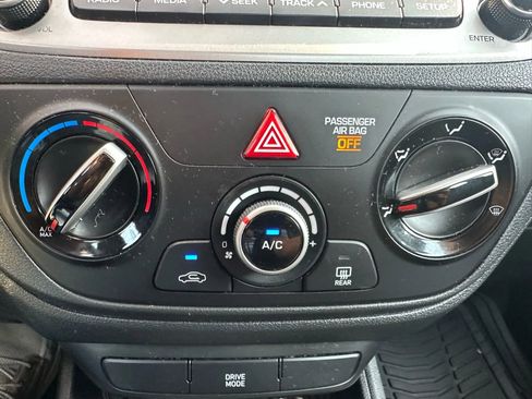 Used 2019 Hyundai Accent SE image 9