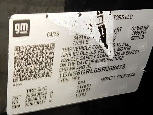 Used 2025 Chevrolet Suburban High Country image 19