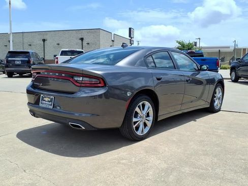 Used 2022 Dodge Charger SXT AWD/4WD image 5